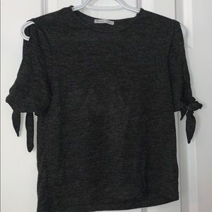 Keyhole shoulder top